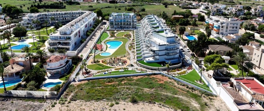 Bella Beach, New 2 and 3-bed apartments for sale in Dénia, in a residential area