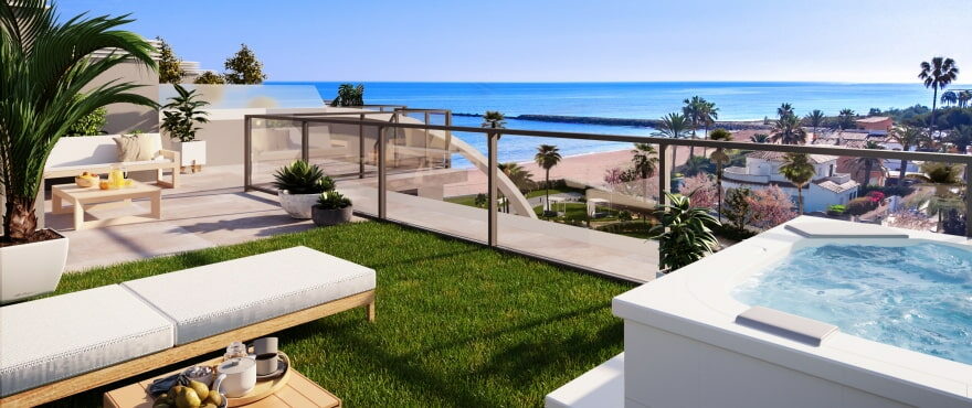 Großzügige Terrasse mit Meerblick einer Penthouse-Wohnung in der Wohnanlage Bella Beach