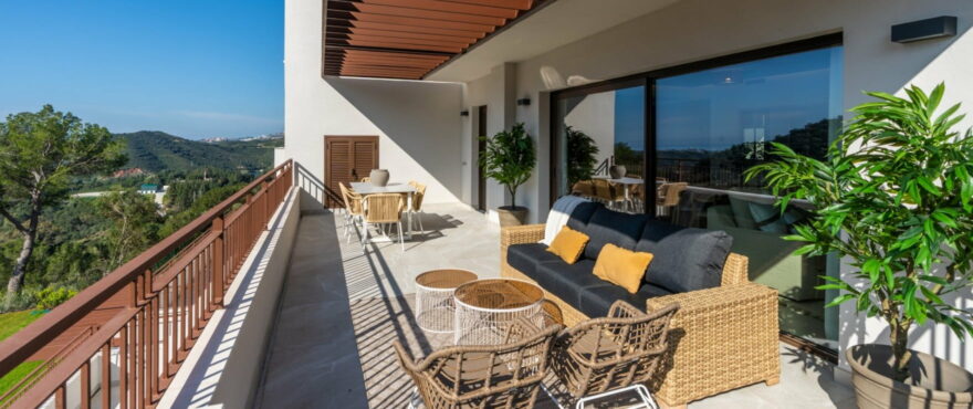 Almazara Forest, Istán: Neubau-Apartments mit Terrasse und Panoramablick