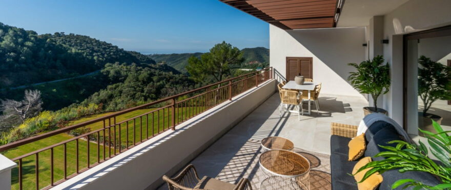 Almazara Forest, Istán: Neubau-Apartments mit Terrasse und Panoramablick