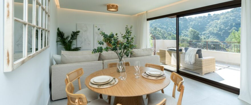 Almazara Forest, Istán: Apartments mit großzügigem, hellem Wohnbereich und Panoramablick