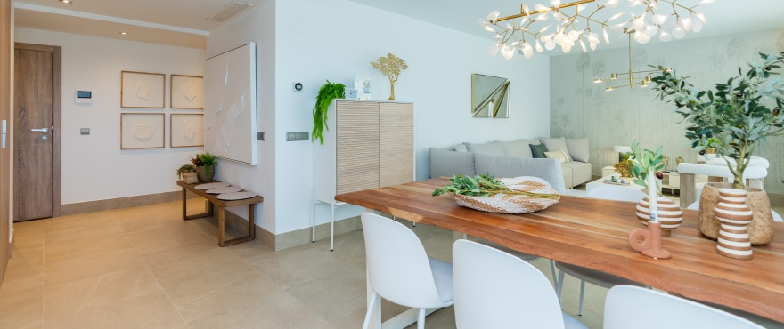 Wohnbereich mit integrierter, offener Küche in den neuen Apartments, zu verkaufen in der Wohnanlage Solana Village