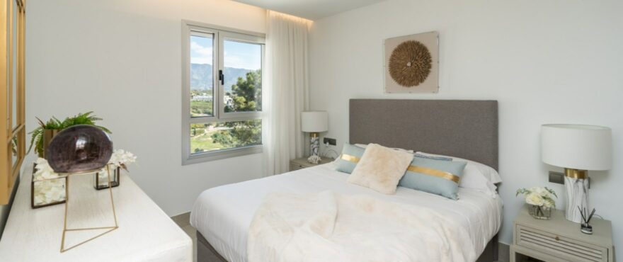 Solana Village: Großes, helles Schlafzimmer, im La Cala Golf Resort, in ruhiger Umgebung.