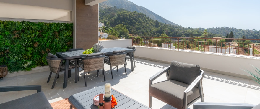 Almazara Views, Istán: new townhouses with terraces and panoramic views