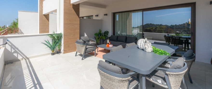 Almazara Views, Istán: new townhouses with terraces and panoramic views