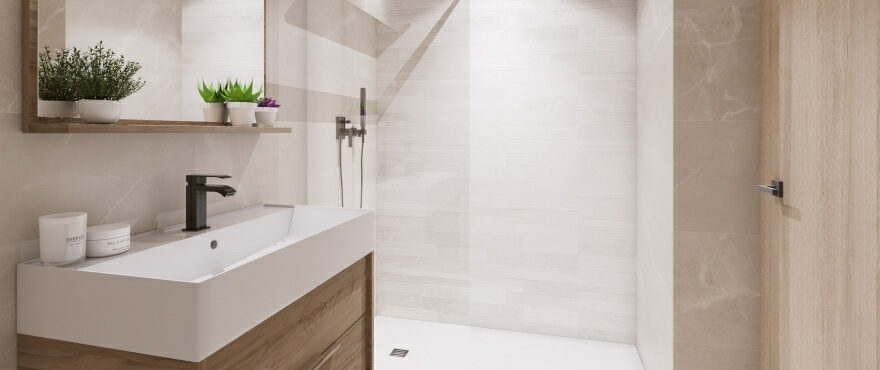 Almazara Hills, Istan: modernt och komplett badrum med skärmar installerade