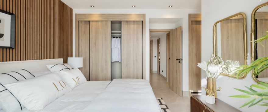 Almazara Views, Istán: spacious and bright double bedroom in a quiet area