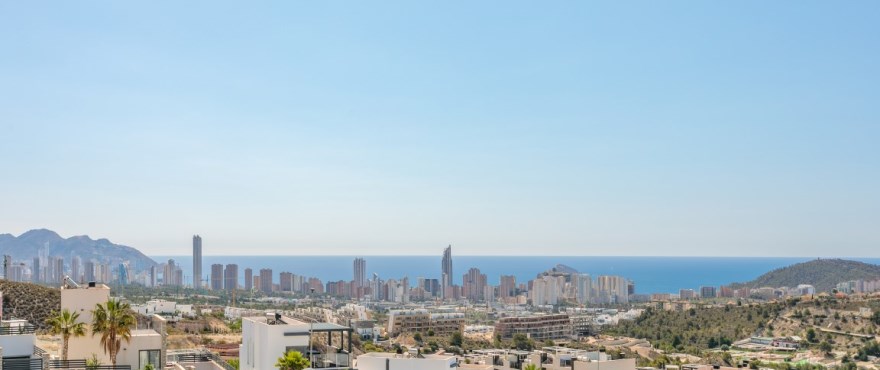 Breeze: Panoramautsikt över nya hus, Balcón de Finestrat, Benidorm, Costa Blanca