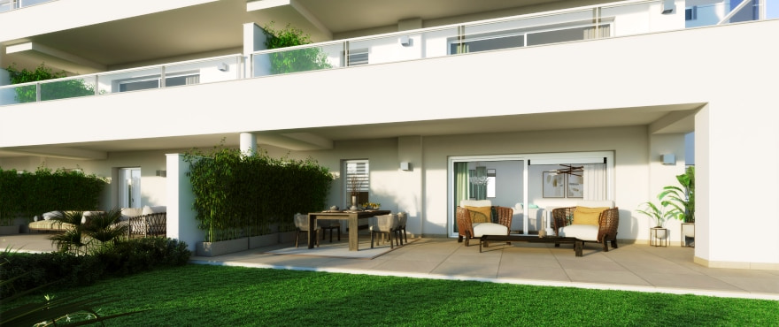 Apartments with large terraces and panoramic views over the golf course and the Mijas mountain range