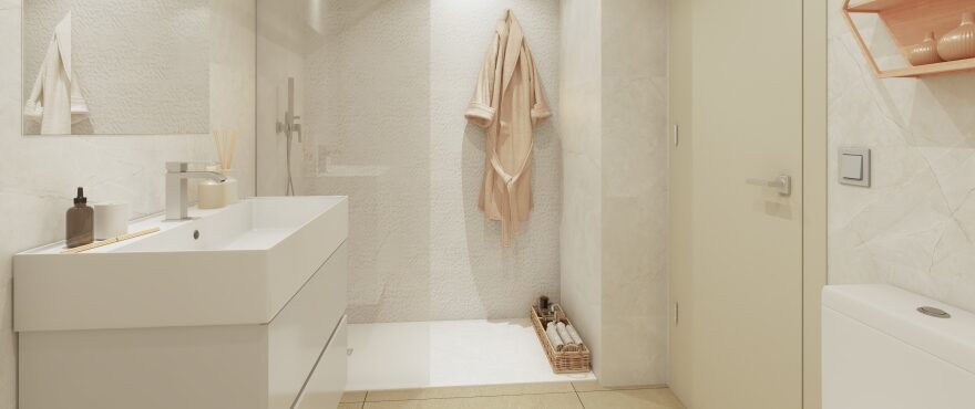 Moderne en volledige badkamer in Solana Village, met geïnstalleerde douchewand