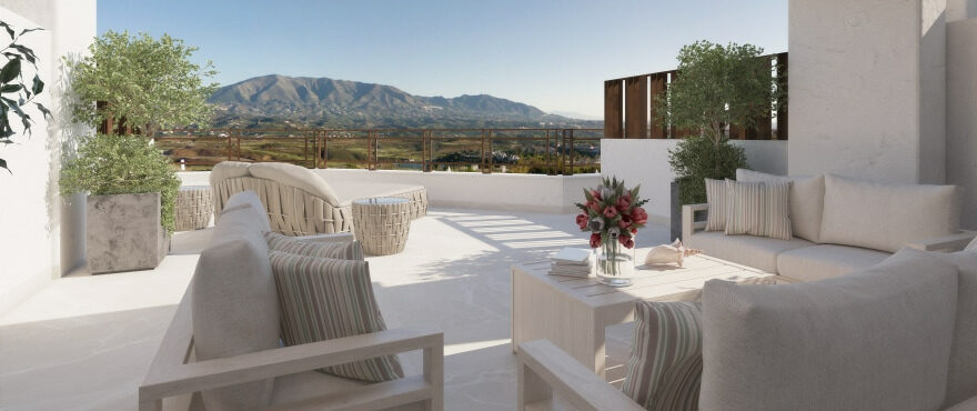 Amplia terraza con vistas panorámicas al golf de La Cala Resort