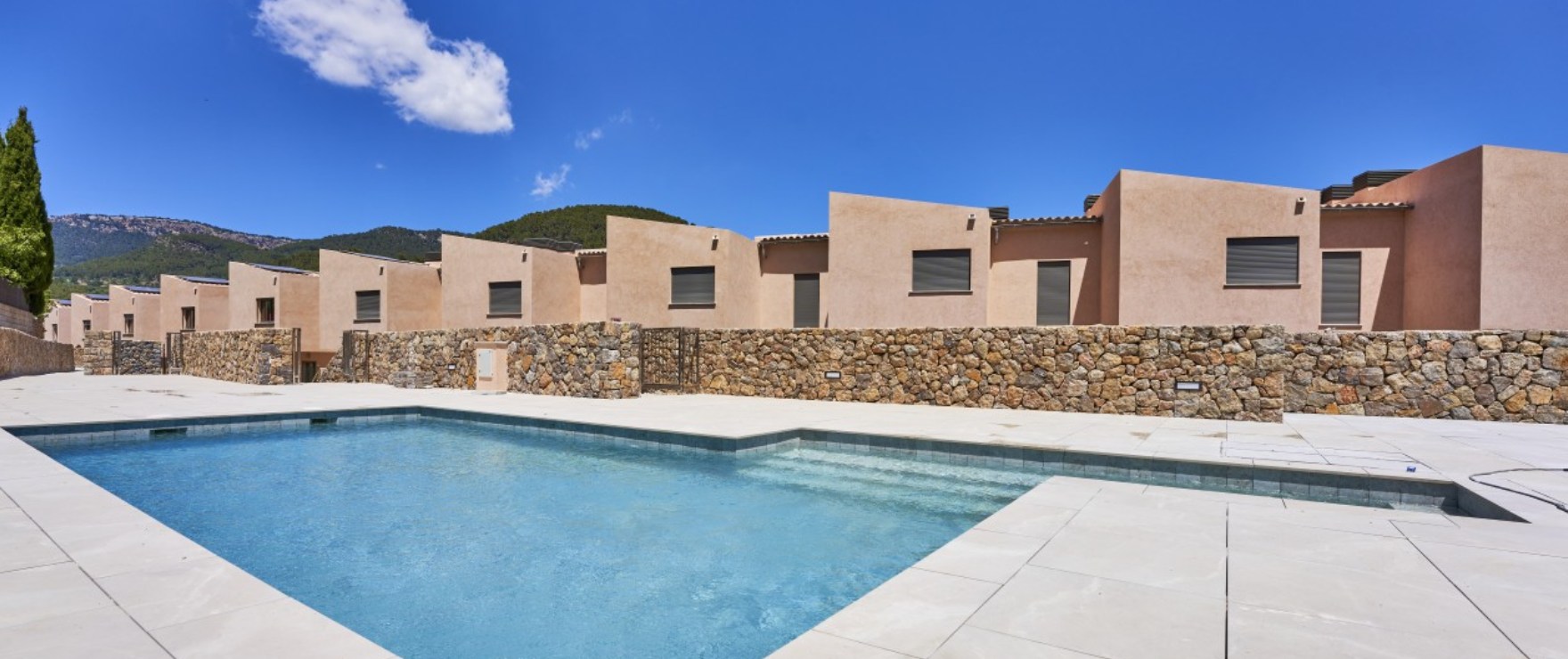 Es Voltor, exclusive, new townhouses with communal pool in Esporles, Mallorca.