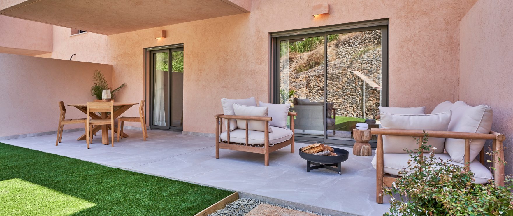 New townhouses with private gardens in Esporles 