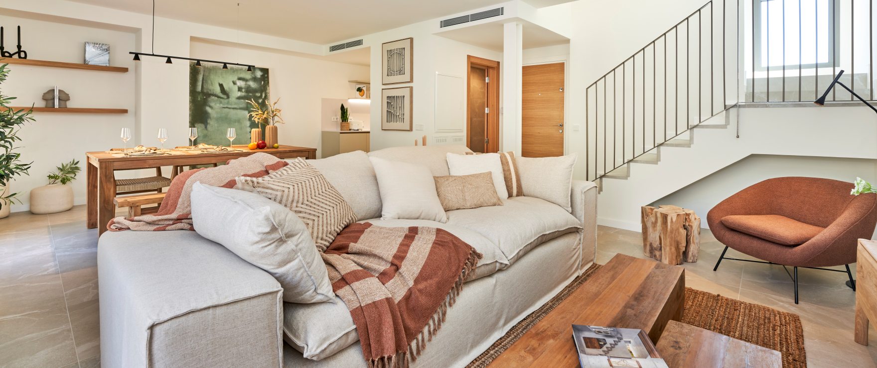 Bright and spacious living room at Es Voltor, Esporles