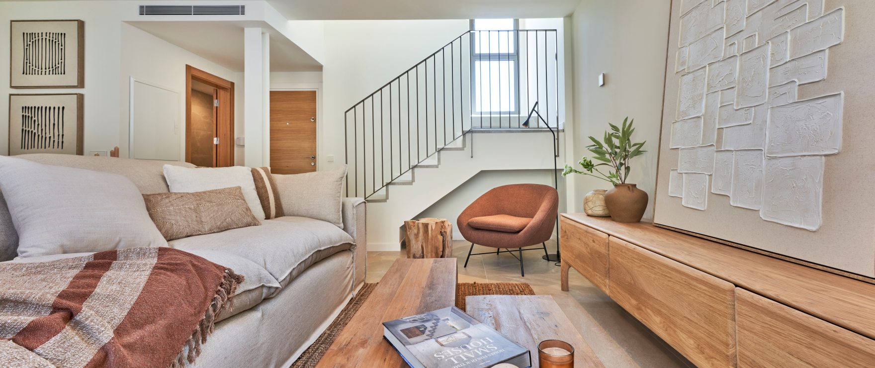 Bright and spacious living room at Es Voltor, Esporles