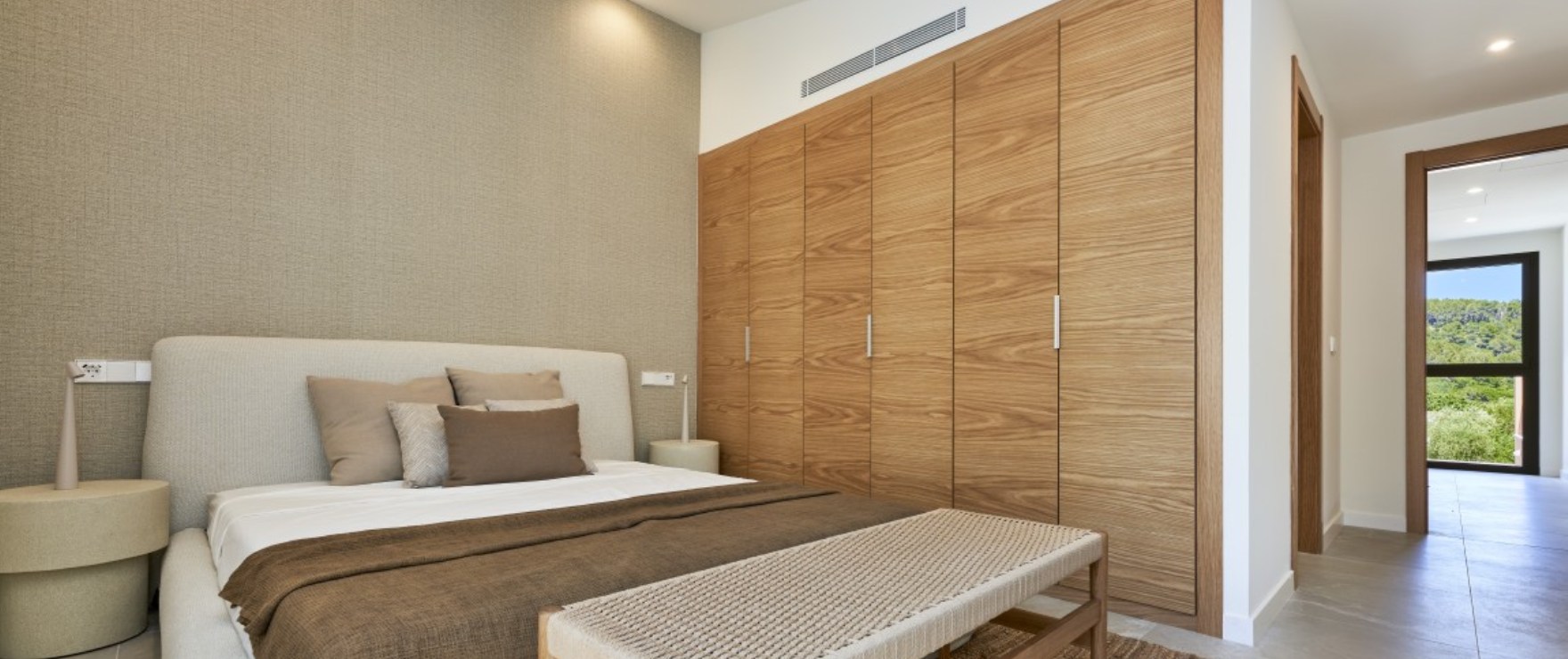 Es Voltor, bright bedroom with terrace in Esporles, Mallorca.