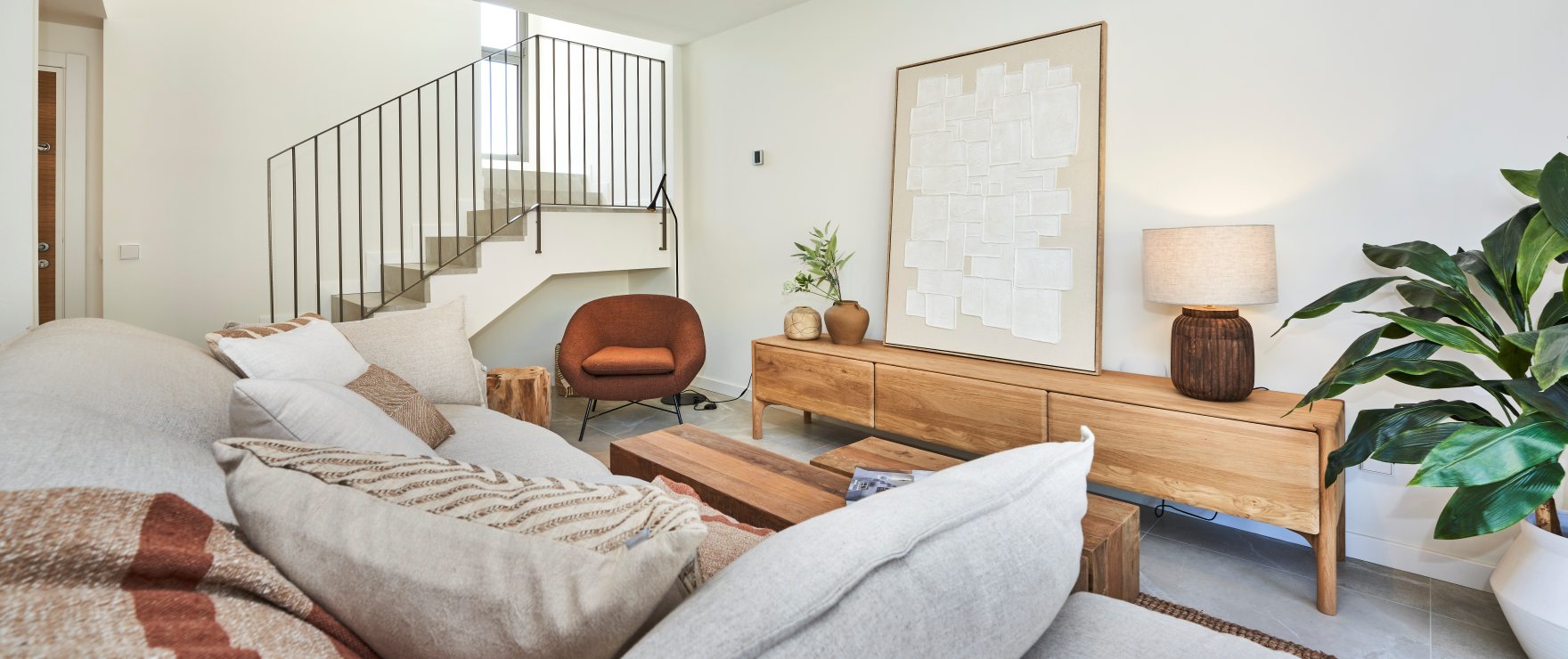 Bright and spacious living room at Es Voltor, Esporles