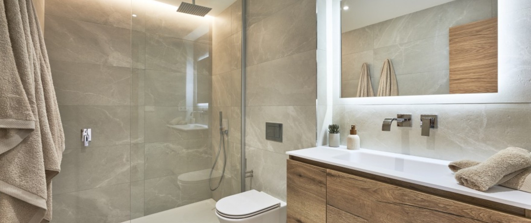 Es Voltor, full modern bathroom in Esporles, Mallorca.