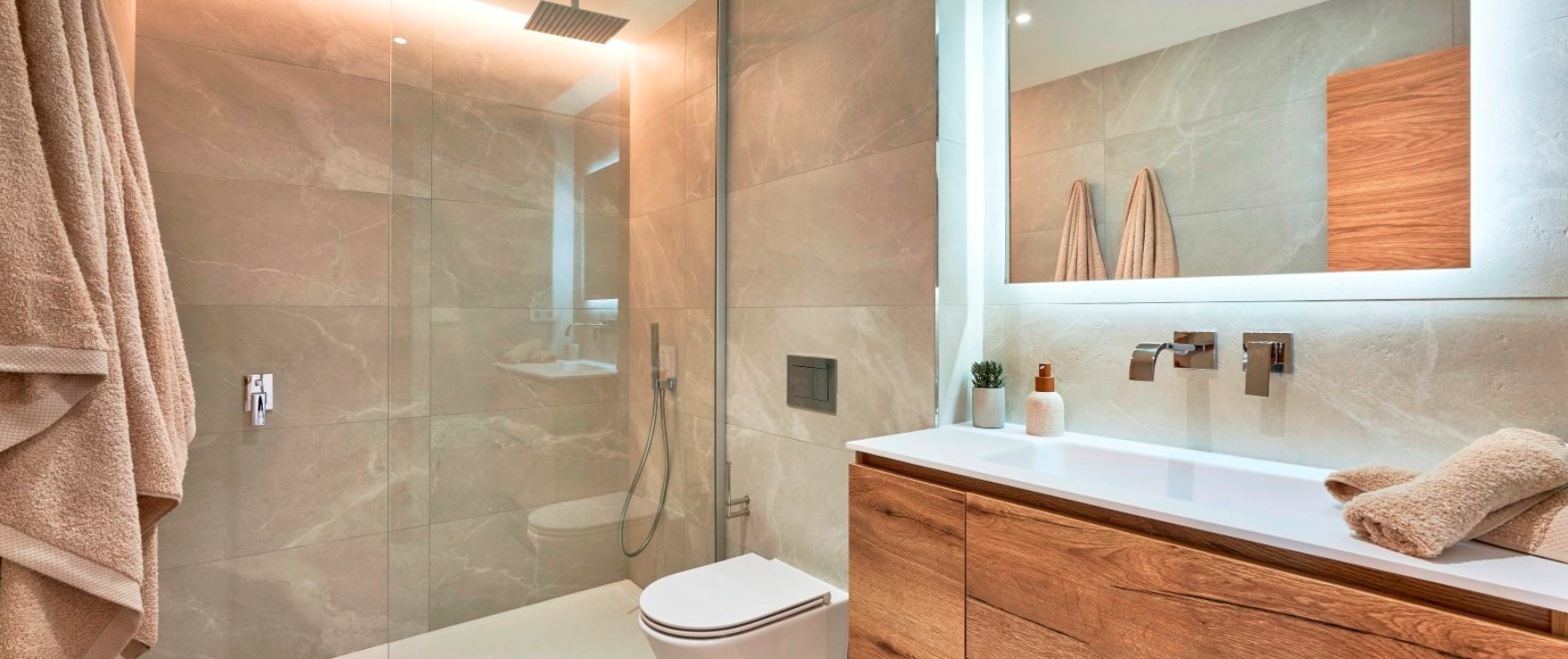 Es Voltor, full modern bathroom in Esporles, Mallorca. Es Voltor, full modern bathroom in Esporles, Mallorca.
