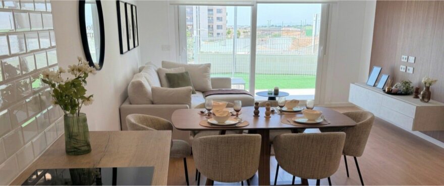 Spacious and luminous living room in properties for sale in Elche, Alicante