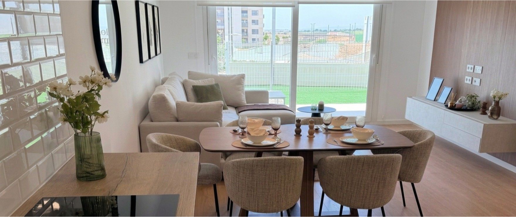 Spacious and luminous living room in properties for sale in Elche, Alicante Spacious and luminous living room in properties for sale in Elche, Alicante