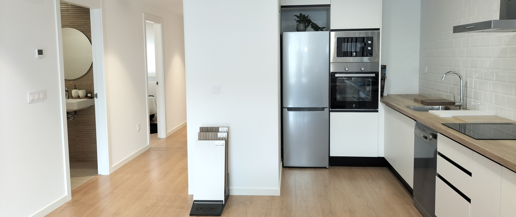 Allure: modern kitchen open to the salon Allure: modern kitchen open to the salon