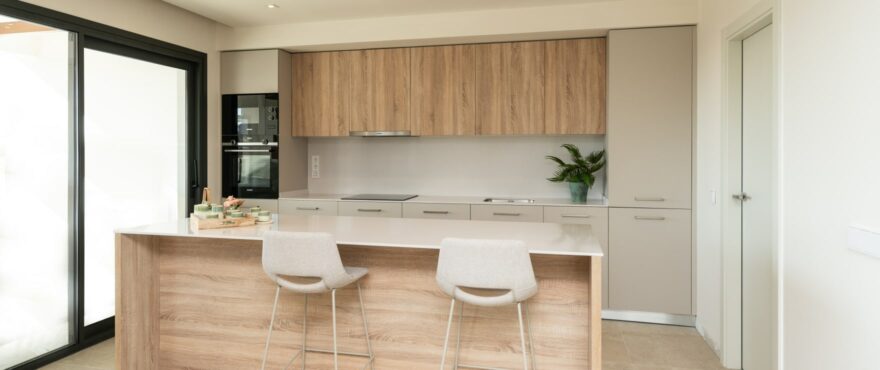 Cocina con electrodomésticos de alta gama en Altura 160