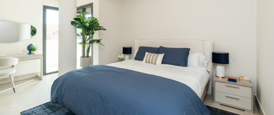 Dormitorio luminoso en los apartamentos en venta Altura 160