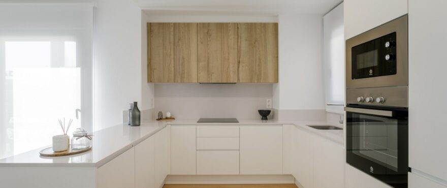 Luminous kitchen at Eden Beach. Torrevieja, Costa Blanca