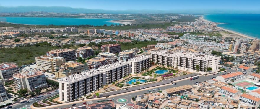 Plaża Eden, Torrevieja. Zdjęcie lotnicze. Nowe apartamenty blisko morza