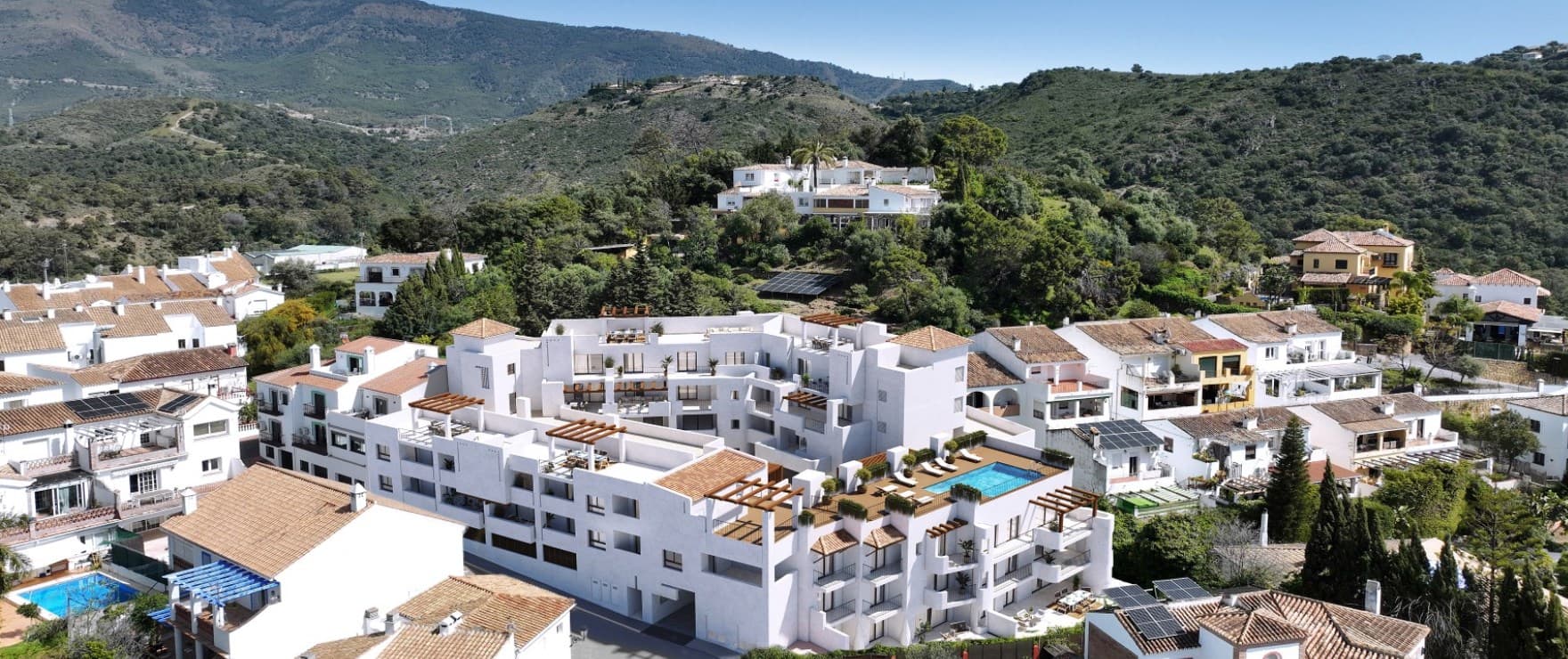 Fuente Lirios, fågelvy över de nya lägenheterna med 1, 2 eller 3 sovrum och penthouses till salu i Benahavís, Marbella.