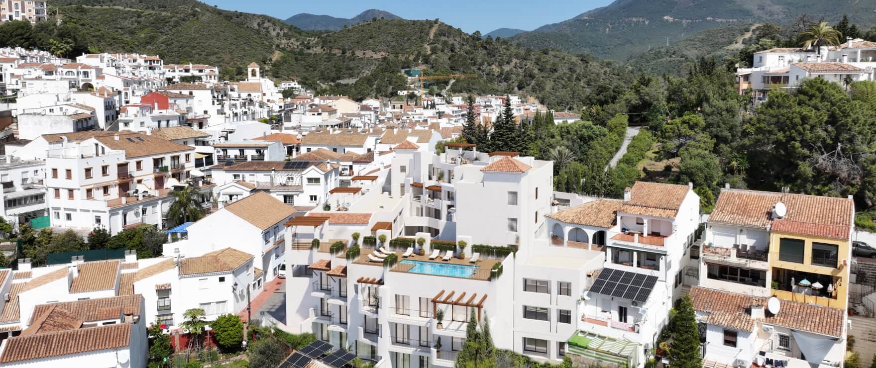 Fuente Lirios, Vista aérea de los nuevos apartamentos de 1, 2 a 3 dormitorios y áticos en venta, Benahavís, Marbella.