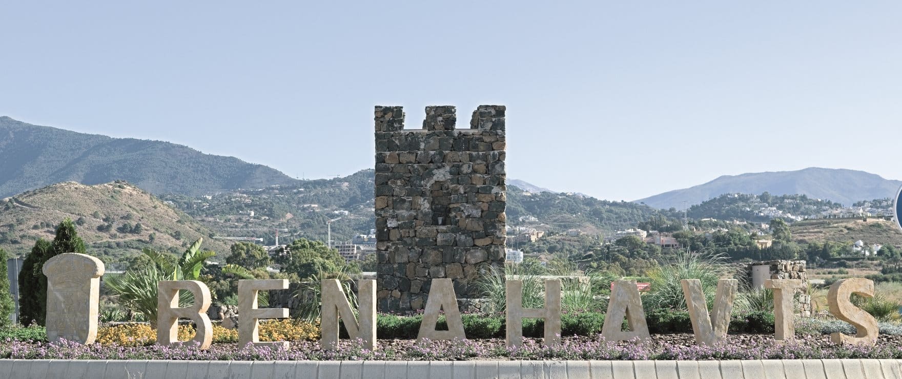 Benahavís. Pueblo tradicional situado entre las montañas y el río Guadalmina. Turismo.