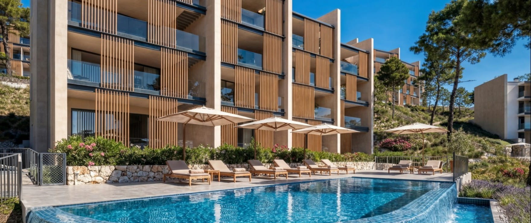 Infinity, neue Apartments mit Gemeinschafts-Infinity-Pools in Peguera.