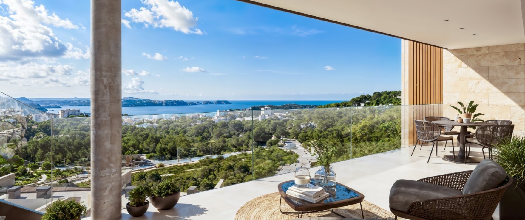 Infinity, terrasse mit Blick auf das Meer und die Malgrats-Inseln in Peguera, Mallorca.