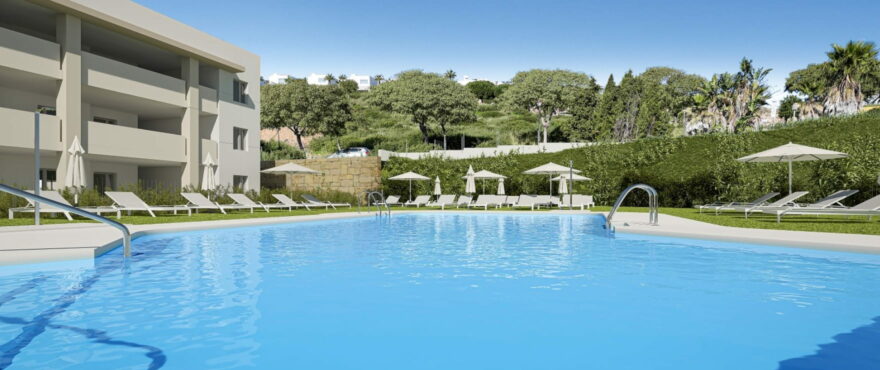 New exclusive homes with communal pool in Bahía de las Rocas.