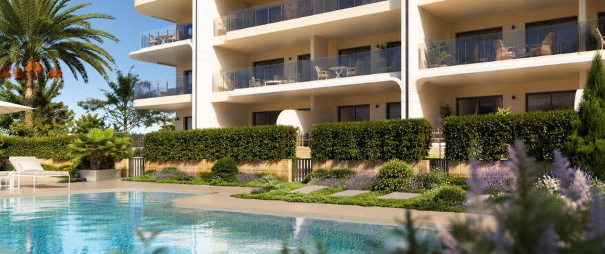 Las Palmeras: Communal areas with a swimming pool and landscaped gardens.